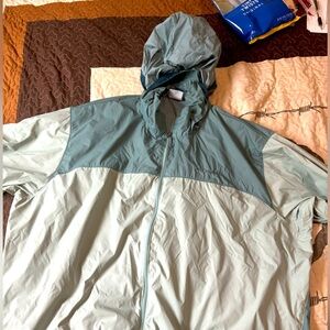 Columbia rain jacket, brand new never worn:)
